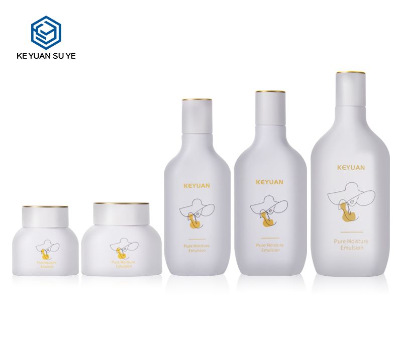 KY159 Unique Patent Application Series Luxury Cosmetics PET Plastic Bottle with Snow White Matte Finishing